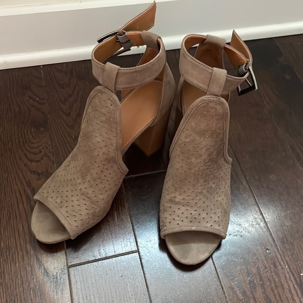 8.5 suede heels